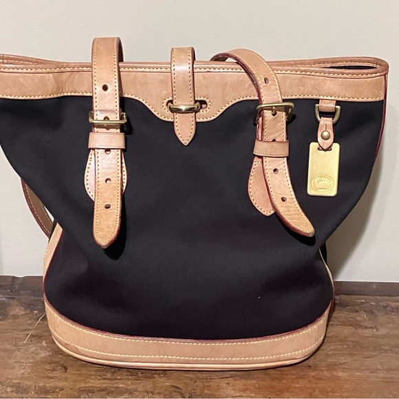 Elegant Black and Tan Women's Tote Bag - Picture 2 of 6